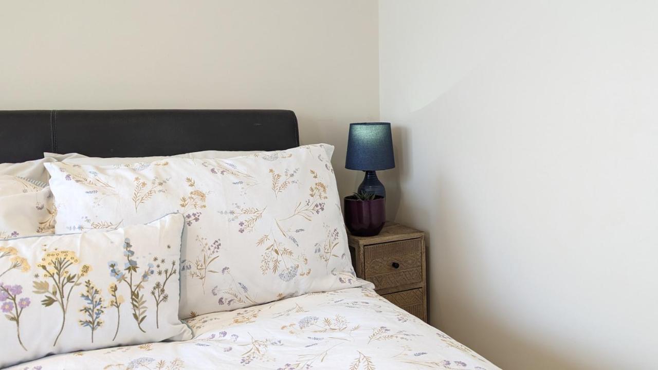 Meadow View Studio Apartment Gillingham  Exterior photo